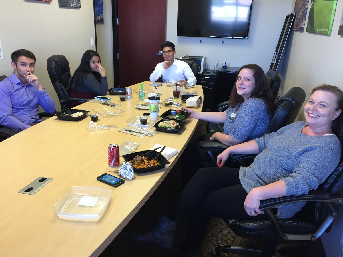 cregvegas's tweet photo. Friday office lunch! #cunninghamgroup #bjbrewhouse #HappyFriday https://t.co/IL1mnRwQ18