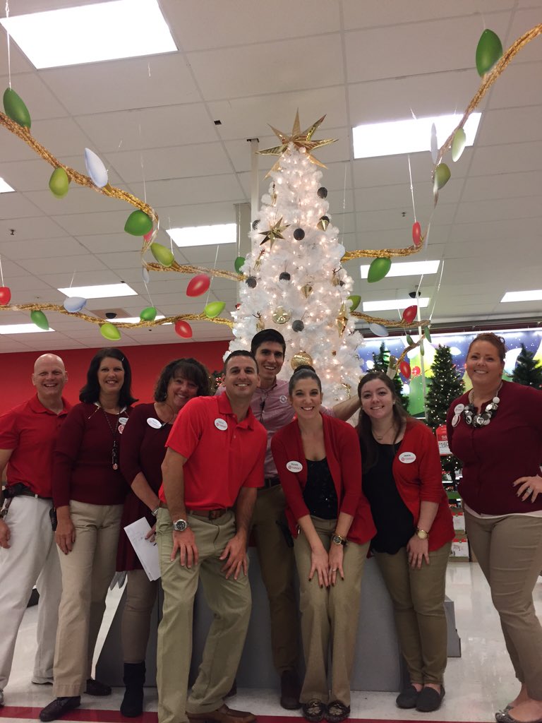 It's definitely time for the holidays at T0919 w/ @MKGilchrist!!  This team is going to crush Q4!