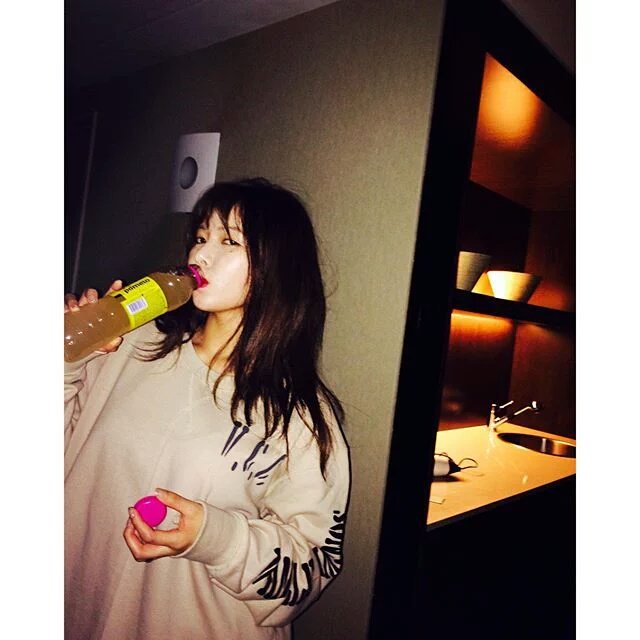 Real4M_Hyunah's tweet photo. 진이언니 머리만 이뿌게 해주는게 아님 📷사진도 잘 찍는다. 고마워🙆 https://t.co/WfuHxaX71B
