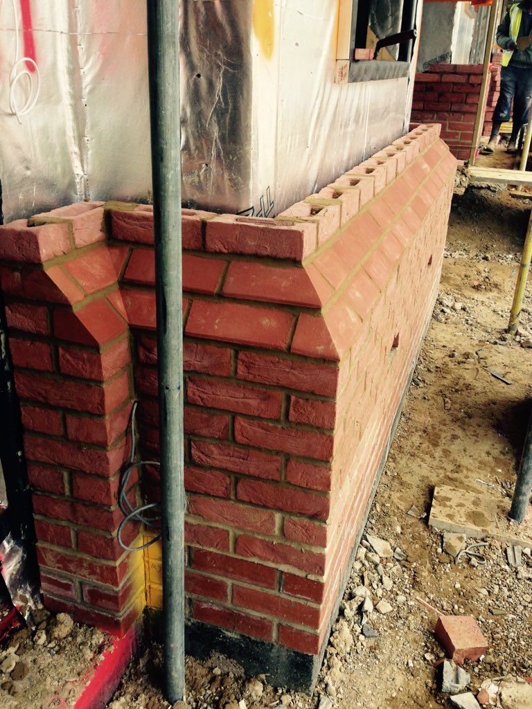 selectbrickwork's tweet image. Brighton Road, Coulsdon.