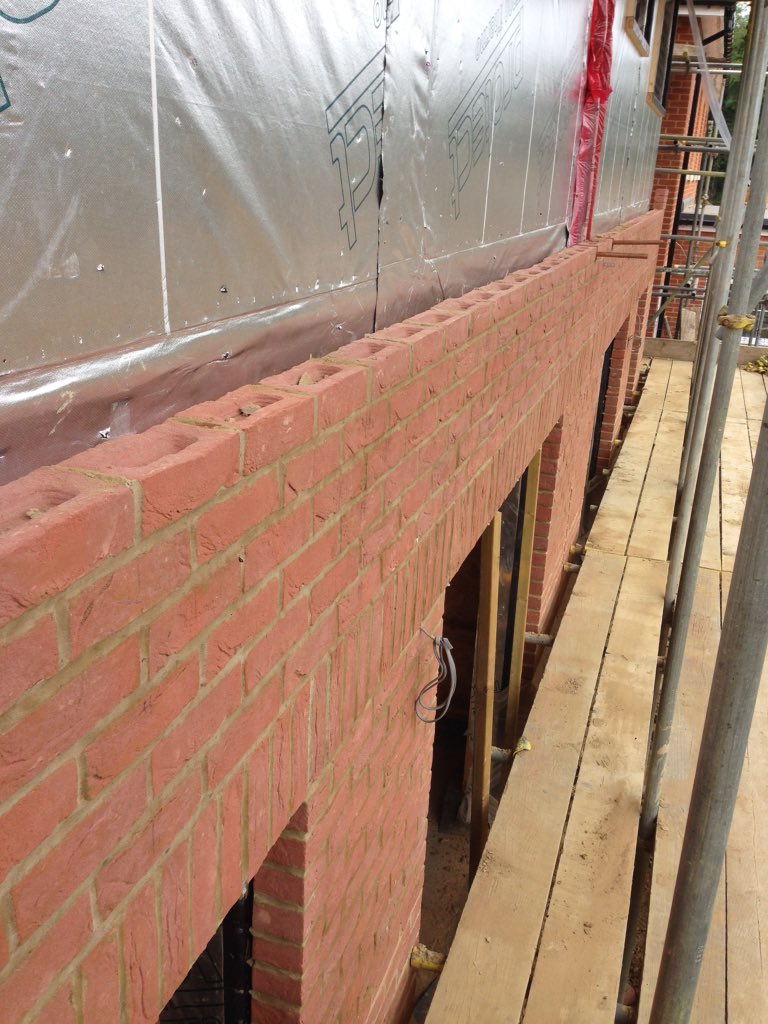selectbrickwork's tweet image. Brighton Road, Coulsdon.