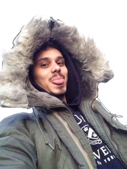 Я в yeezy за $2400. https://t.co/R4FmqFsChY