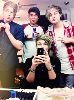 katelyn_murphy3's tweet image. #LoopOff5SOS