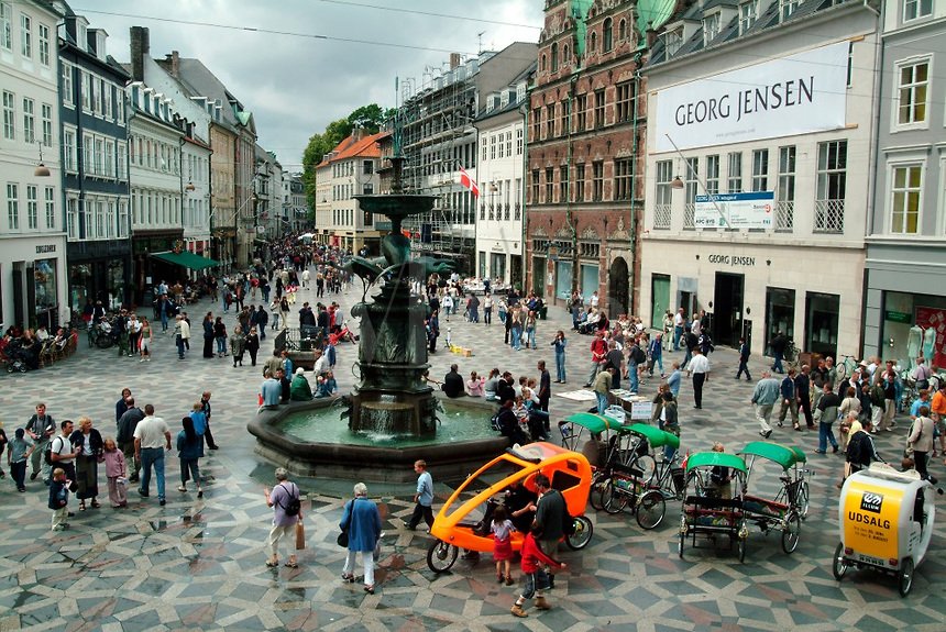 grescoe's tweet photo. “Planning automobile cities focuses on saving time. Planning accessible cities focuses on time well spent”—R Cervero https://t.co/U7fUpOqNUA