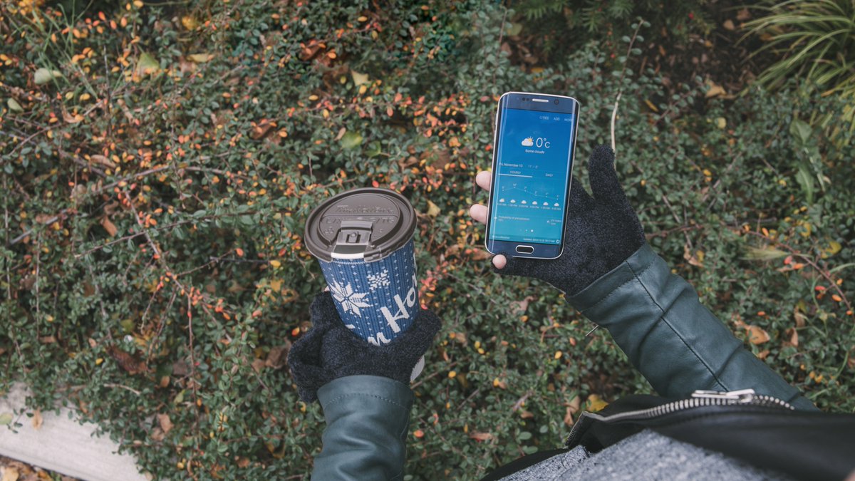 TimHortons's tweet image. For the next 5 weeks we're celebrating good deeds that spread warmth. Learn more bit.ly/1vkCb7P #WarmWishes