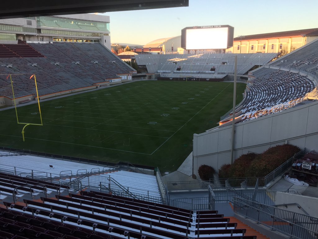 stevehole tweet media