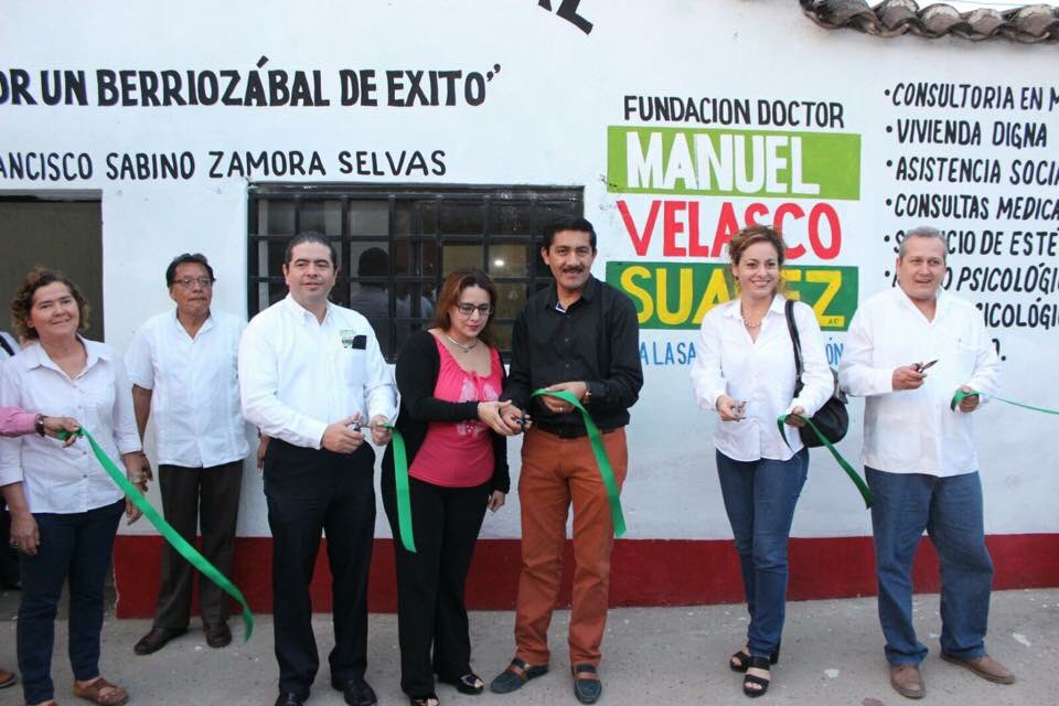 fabielvazquez's tweet photo. Inauguración de las oficinas de la #FundacionMVS en #Berrizabal al servicio d la ciudadanía @enochdez @dulsillo https://t.co/8IsxjDmt8y