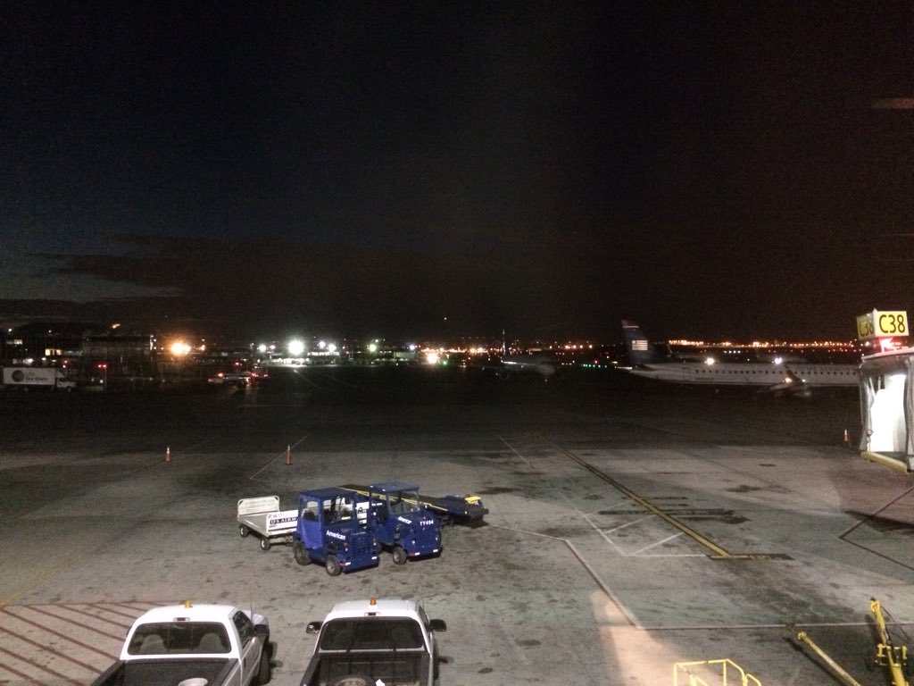 Jtroutfish's tweet photo. Second and last stop before my final flight home. In case you were wondering,not much to do @ LGA. https://t.co/miI0OvyMKp