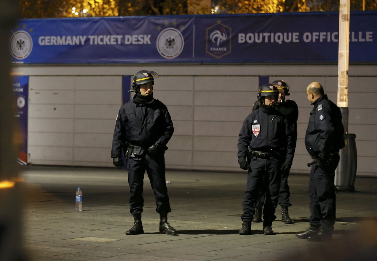 Reuters's tweet photo. U.S. agencies monitoring events in Paris, embassy accounting for U.S. citizens in Paris: https://t.co/IMLFEP8bxy https://t.co/d1wziBzMrg