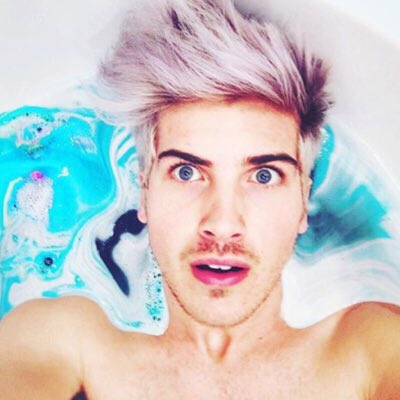 bombaflayout's tweet image. Joey Graceffa