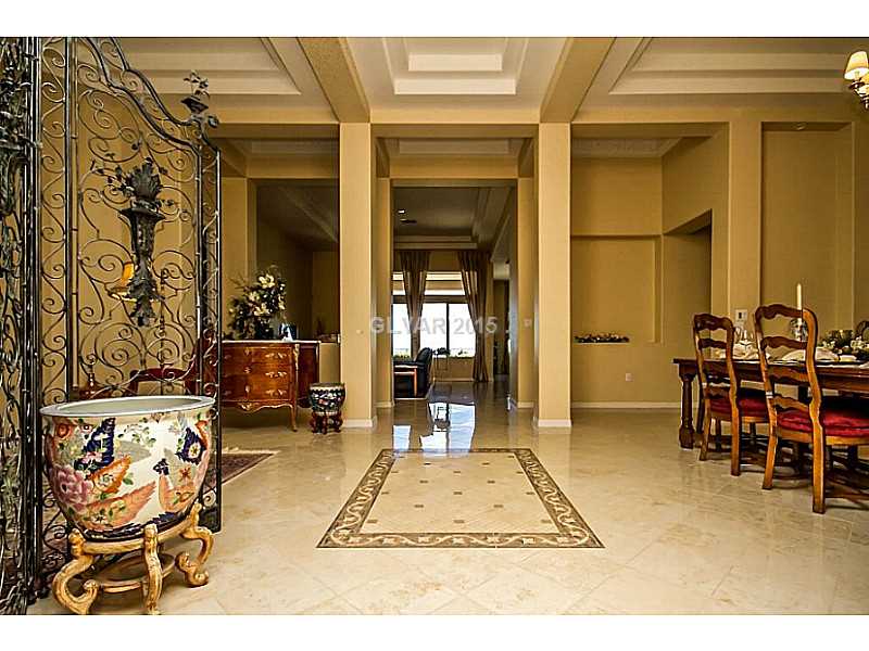 EpicRealtyLV's tweet photo. 2312 HOT OAK RIDGE- AMAZING STRIP &amp; VALLEY VIEWS. Too many upgrades to list here! Call us for more info 702-834-6111 https://t.co/51LeVVv5Ze