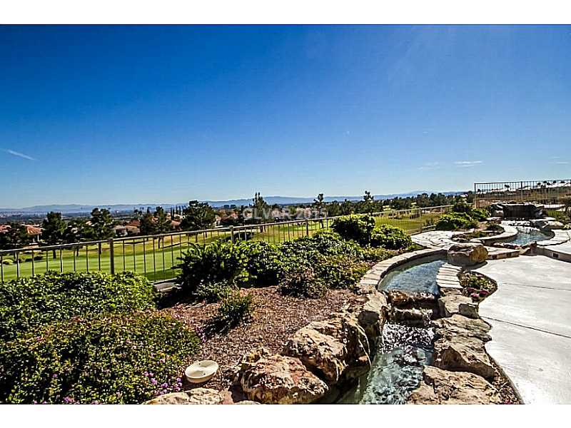 EpicRealtyLV's tweet photo. 2312 HOT OAK RIDGE- AMAZING STRIP &amp; VALLEY VIEWS. Too many upgrades to list here! Call us for more info 702-834-6111 https://t.co/51LeVVv5Ze