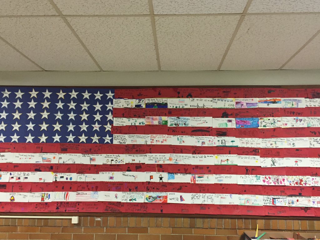 jh_fre129's tweet photo. Freeman School K-5 students celebrate Veterans Day by creating the American flag in Art classes #VeteransDaySalute https://t.co/xfSUoo9Oef