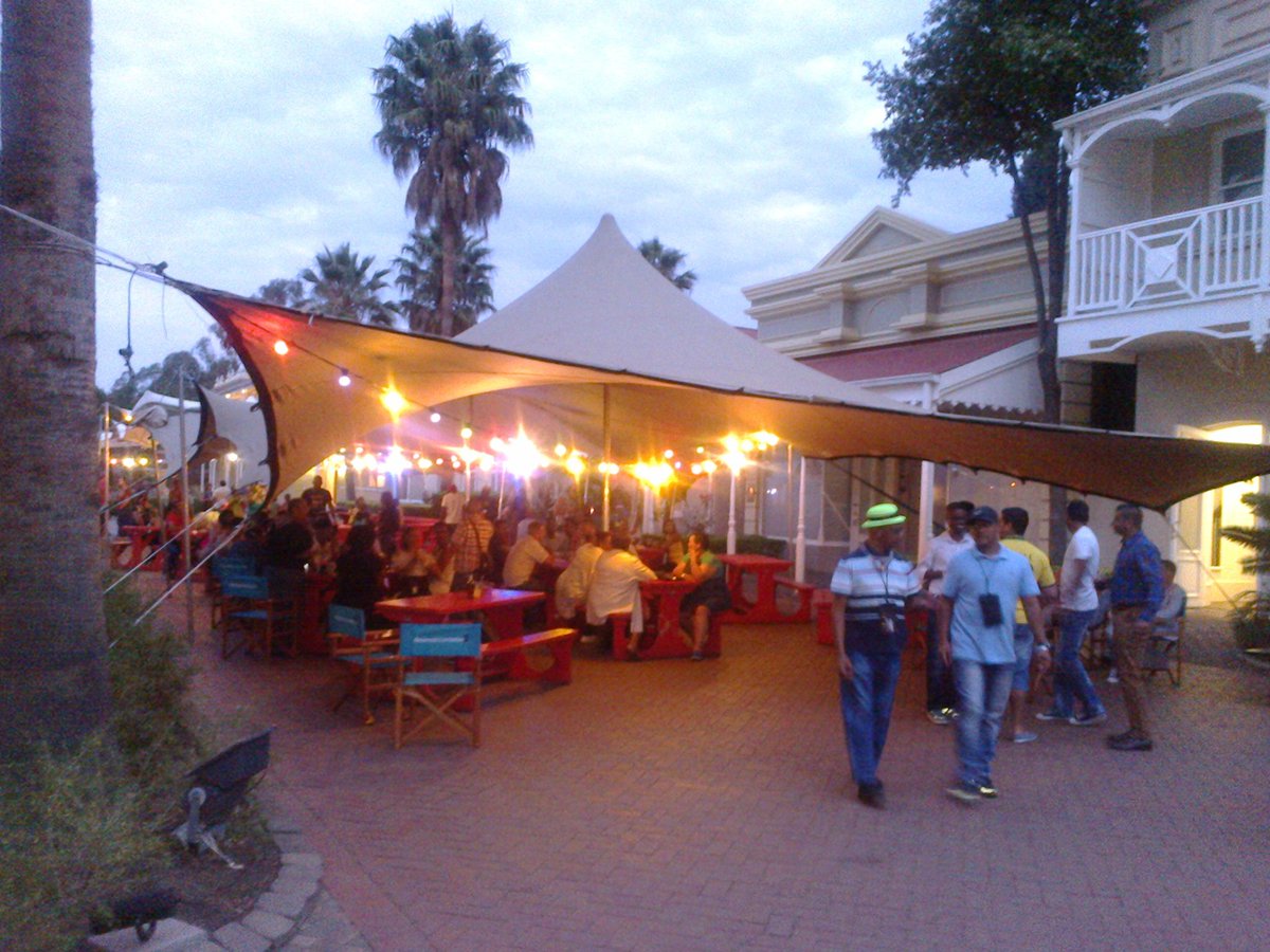 MkFrans's tweet photo. #streetparty@GoldReefCity https://t.co/ZXhsy51BYa