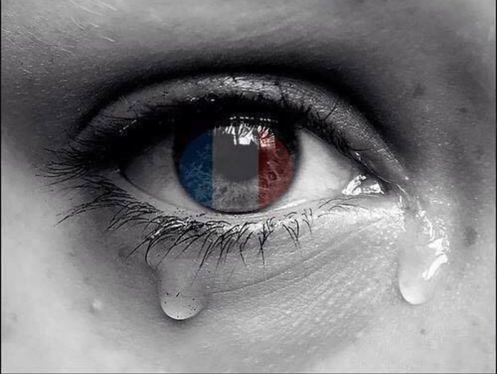 BatailleMat's tweet photo. #prayforparis https://t.co/zUpFpe05aw