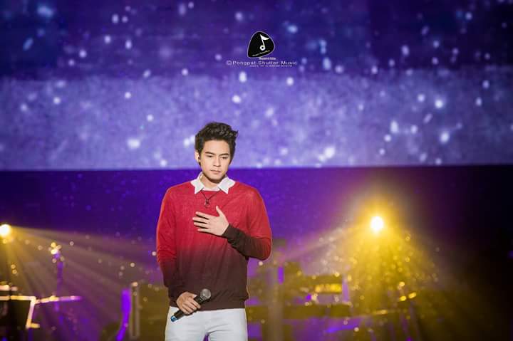 BookJYH's tweet photo. สิ่งเ���ียว��ี่ยังเหมือนเดิม ก็คือความรู้สึกที่มีเต็มหัวใจ 💚 #d2bliveconcert2014 https://t.co/Qmw8X42QEj