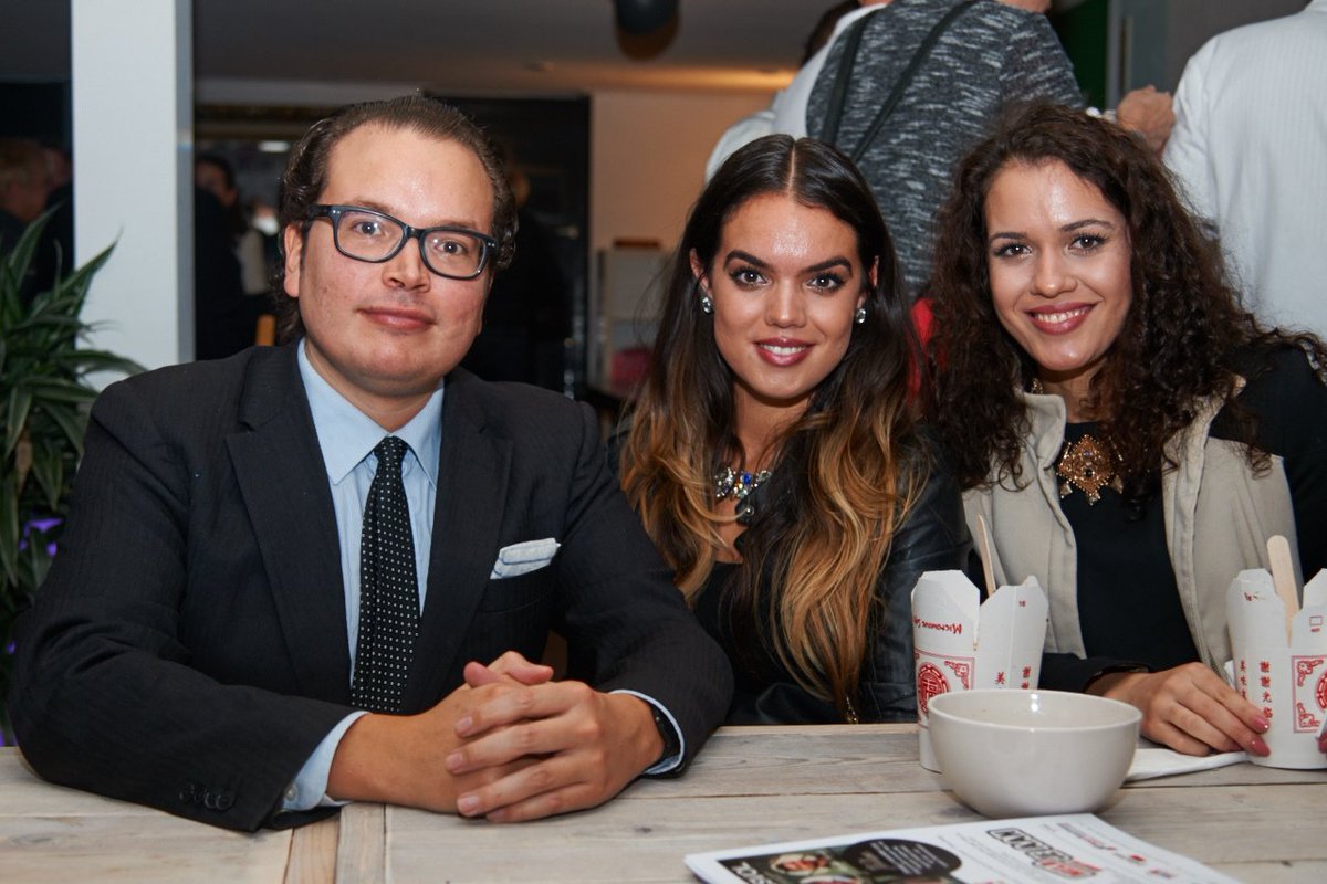 Geslaagde bijeenkomst van MEDIA036. Uiteraard ook met de presentatoren Christopher v. Dijk, Shirley en Nivin Drost