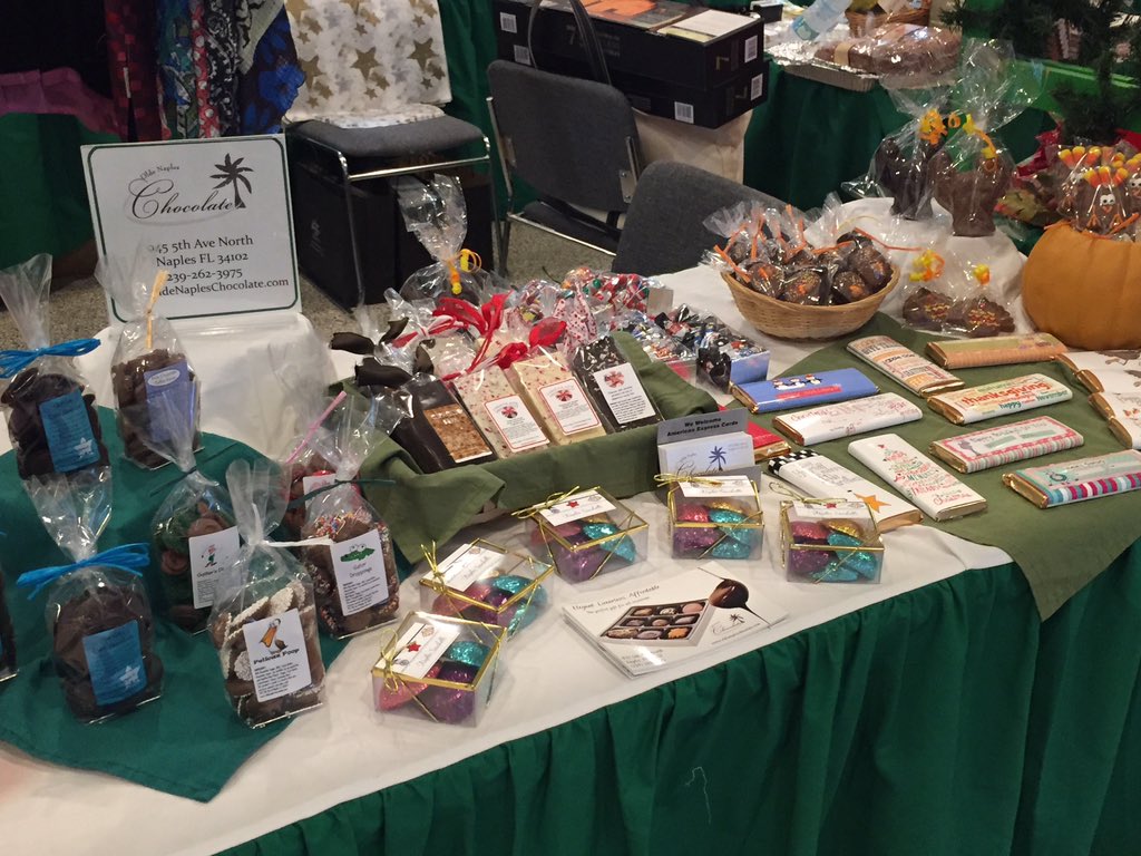 NaplesChocolate's tweet image. Early Holiday shopping. Church Bazaar Port Royal #christmas #shopping #naplesStyle Sat 9-1