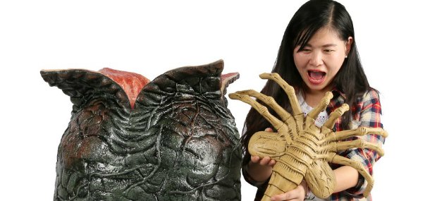 Королевский лицехват игрушка. Чужой лицехват alien facehugger plush. Лицехват девушка. Лицехваты в реальной жизни. Ксеноморф мульт.