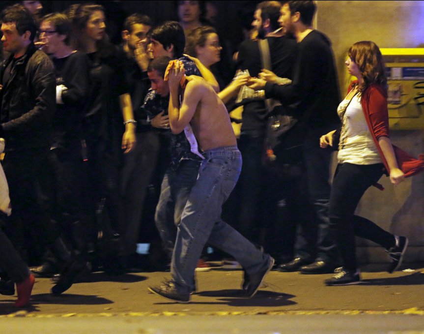 VanityFairSpain's tweet photo. Alarma terrorista en #París: el apoyo y la conmoción entre las personalidades https://t.co/1m0uB9VfcT https://t.co/Zmb0otaGBq
