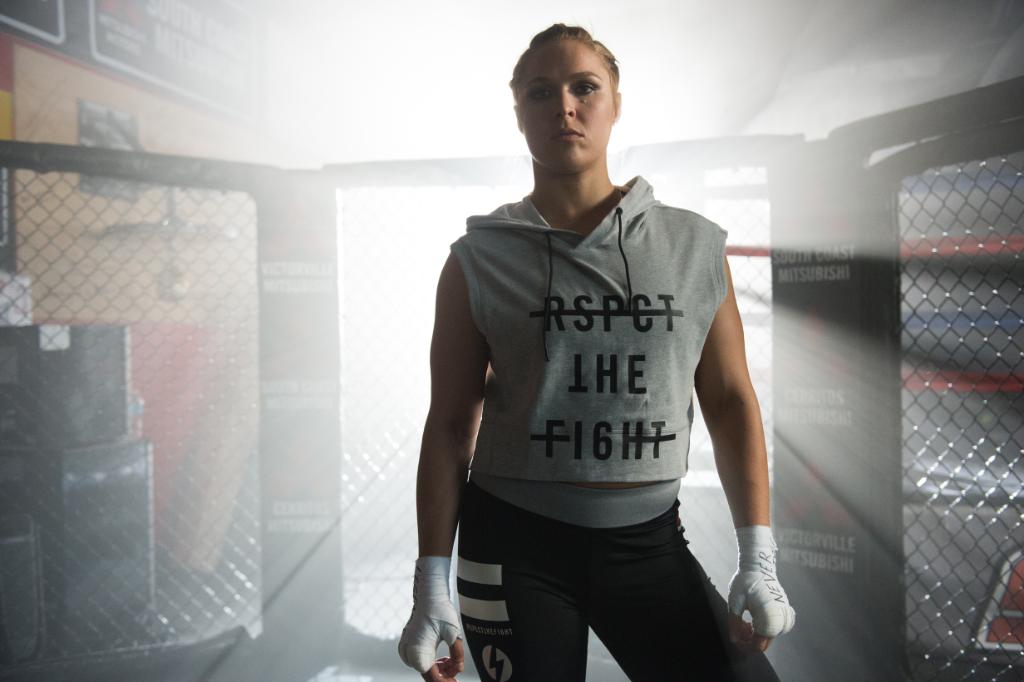 Reebok's tweet photo. RETWEET if you’re on @RondaRousey’s #TeamRowdy for tomorrow’s fight! #UFC193 https://t.co/nT0lhzds0f