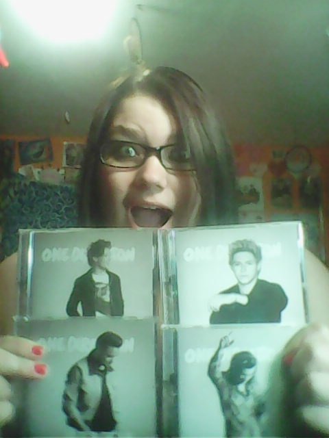 cassiein1d's tweet photo. @onedirection #MadeInTheAM #MITAMSelfieParty #1D This is an Amazing Album!!! I'm So Proud!! โค๐โค https://t.co/bj6YxlW6pP