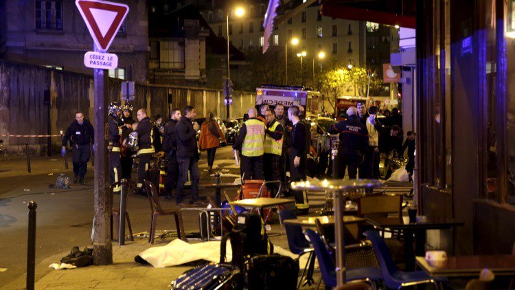 ActualidadRT's tweet photo. Ataques sin precedentes en Francia: Las claves de la pesadilla en París https://t.co/O87A5cZVpv https://t.co/yvn2V23apU