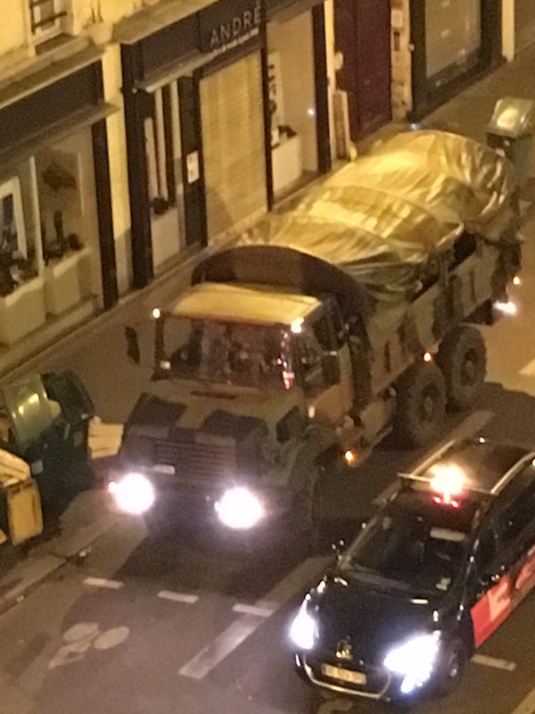 ActualidadRT's tweet photo. URGENTE: El Ejército está siendo desplegado en las calles de París https://t.co/FzSpDIXMbX https://t.co/tHuHVuyfD1