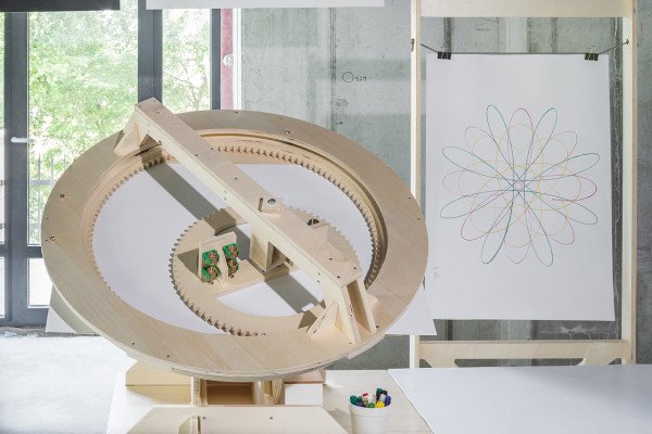 Interactive Installation that Lets Visitors Create a “Graphic Salad” bit.ly/1MHr1l6