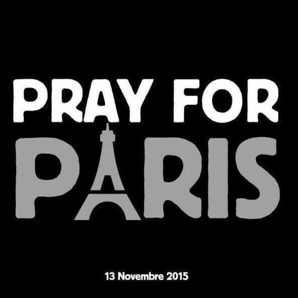 alejandraegea's tweet photo. #PrayForParis https://t.co/JUuN6feeky
