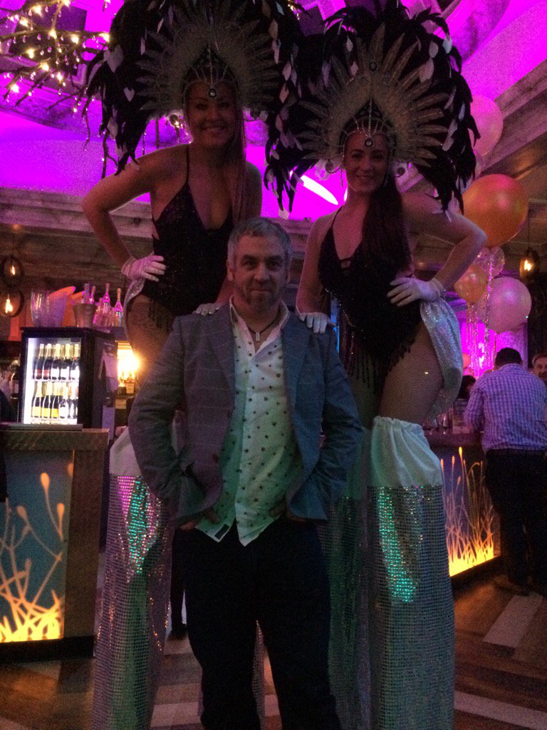 dinakrogers's tweet photo. And this is how our night rocked @simonrogers72 "I would never do that" quote!! #bestdatenightinages 💕💕💕💕 https://t.co/zlfeVcpXE5
