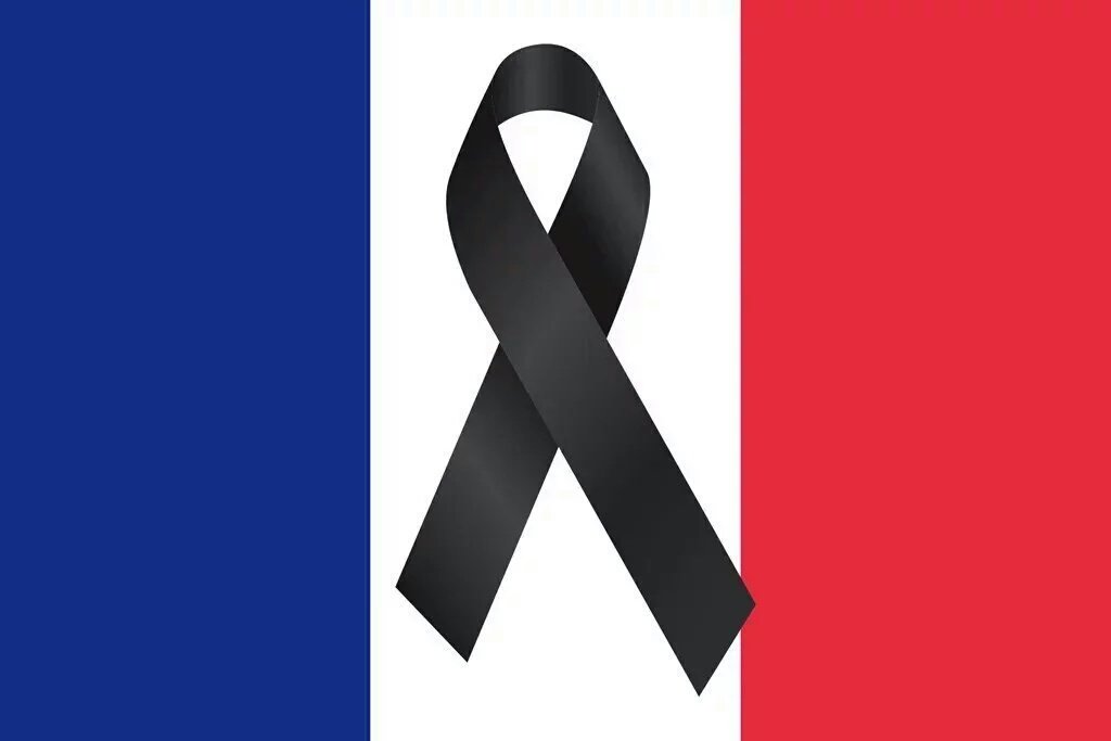 _playmaker41_'s tweet photo. #PrayForParis https://t.co/l2czQ7OV62