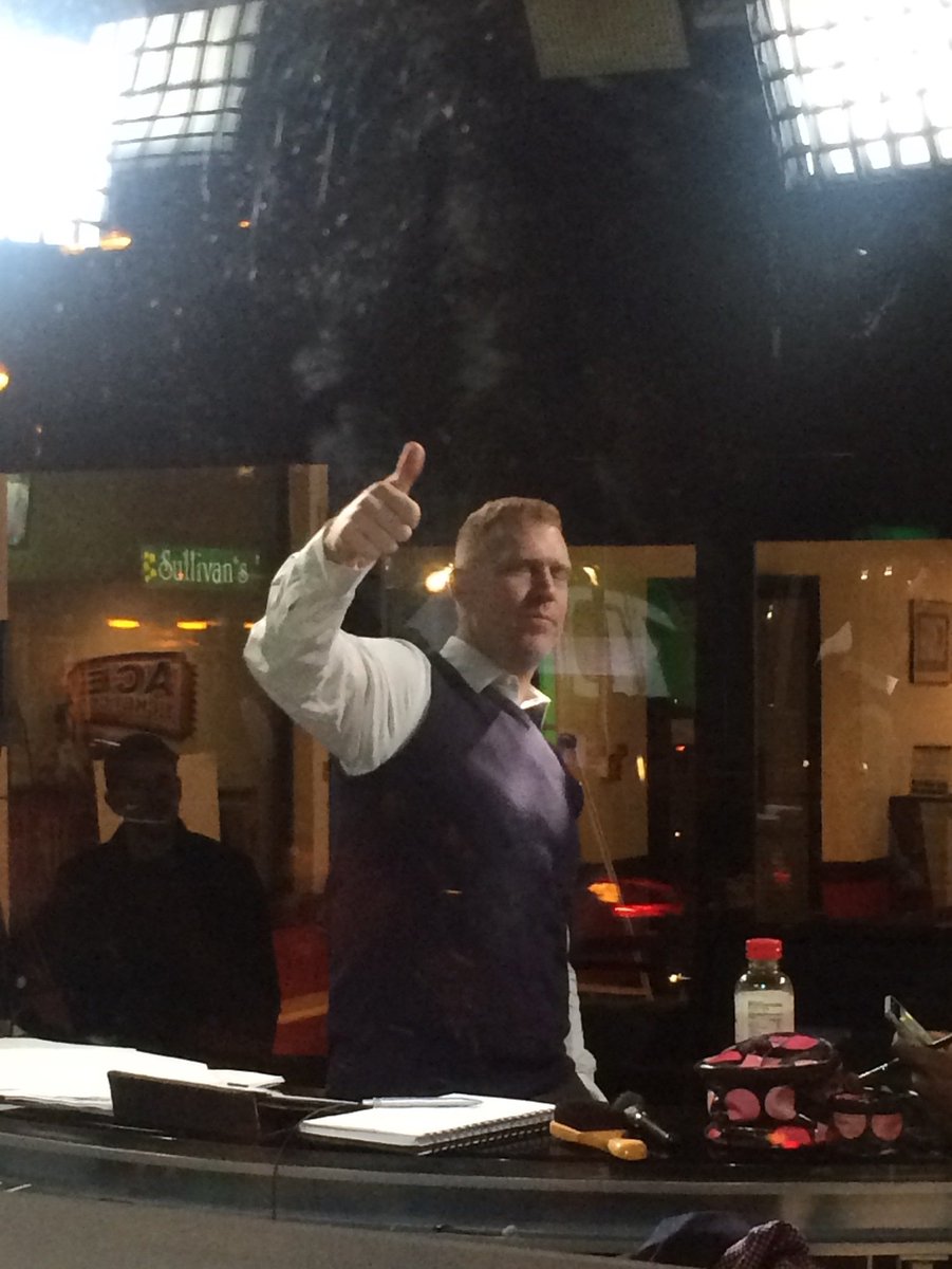 Kval1441's tweet photo. Shout out to @Scalabrine . Made my girls Bday with the thumbs up! #FreeMarcusSmart #celticstalk https://t.co/3YwvXDxjsT
