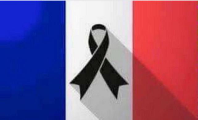 24HorasTVN's tweet image. EN VIVO| Claudio Bravo muestra sus condolencias por ataques en París →bit.ly/1MO6y9L
