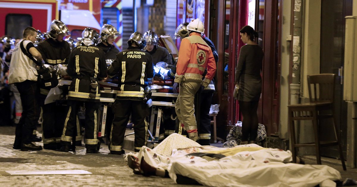 HuffPost's tweet photo. Concerned Parisians are posting missing persons reports on Facebook #Paris https://t.co/l2lDwO9Ajh https://t.co/1gYvQ3HZZc