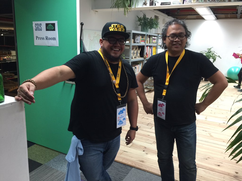 SausGroningen's tweet photo. Brothers from another mother at our press office @swGroningen https://t.co/9fLX4PQyar