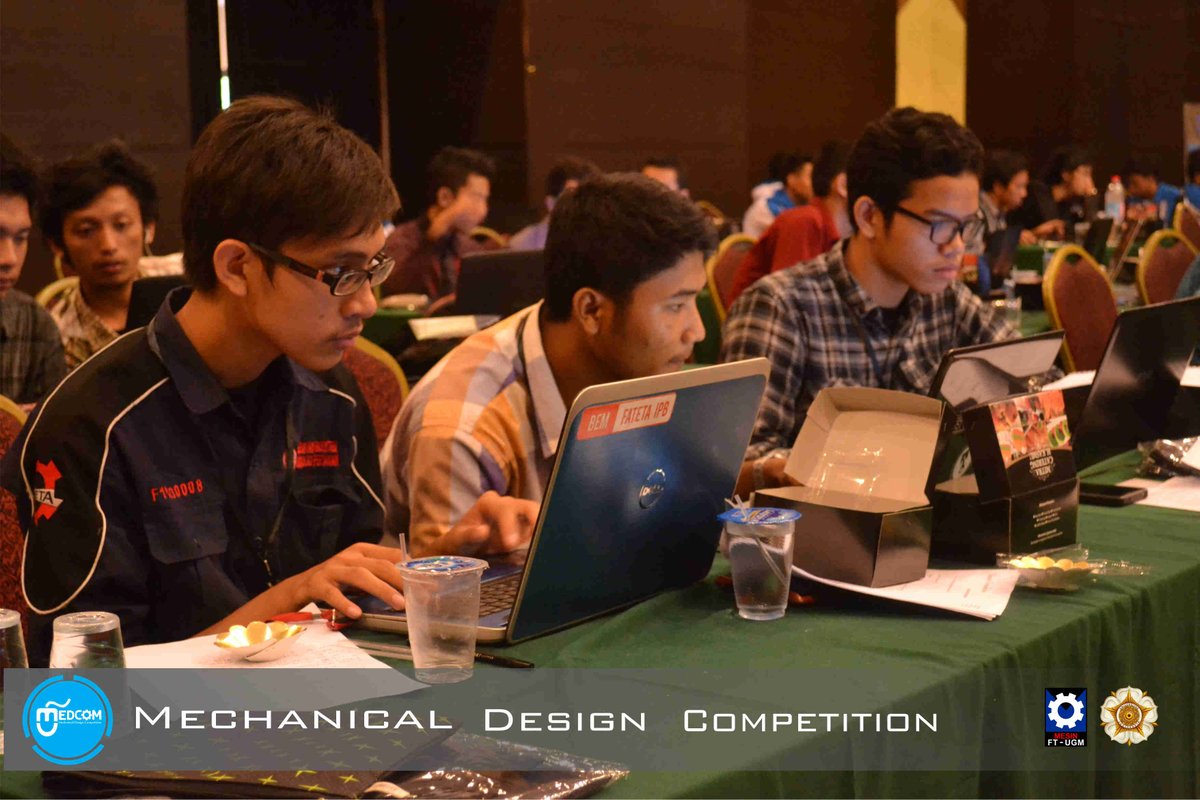 Rekan-rekan kita yang datang dari Bogor sedang asik menggarap soal
<a href="/TMB_IPB49/">GUTSTYR 49</a>