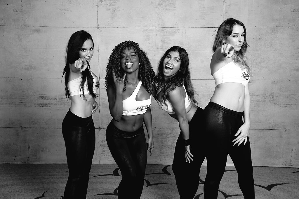 dancerk15's tweet photo. When you can have fun on the job 🔥😜 #TipOffEvent https://t.co/cQ9Rt1TZEL
