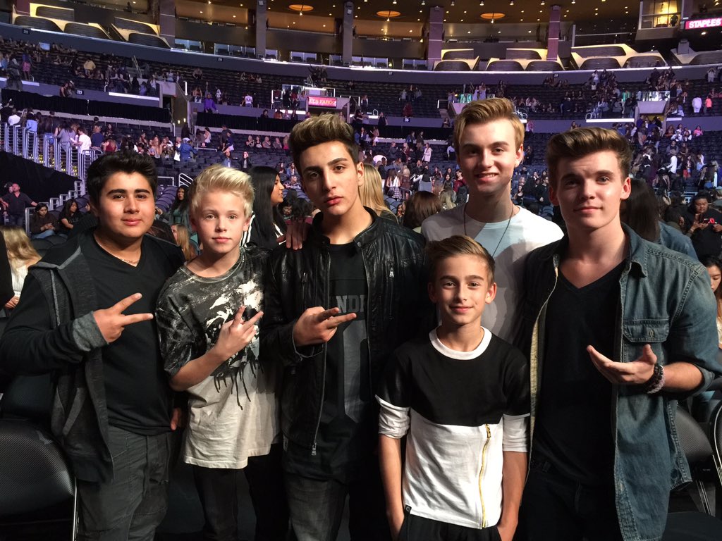 carsonlueders's tweet photo. Awesome time tonight!!! @justinbieber #JBPurpose @johnnyosings @gregmarksmusic @Lukechilton17 @GraysonHunterG https://t.co/Pz4wRJ4oU4