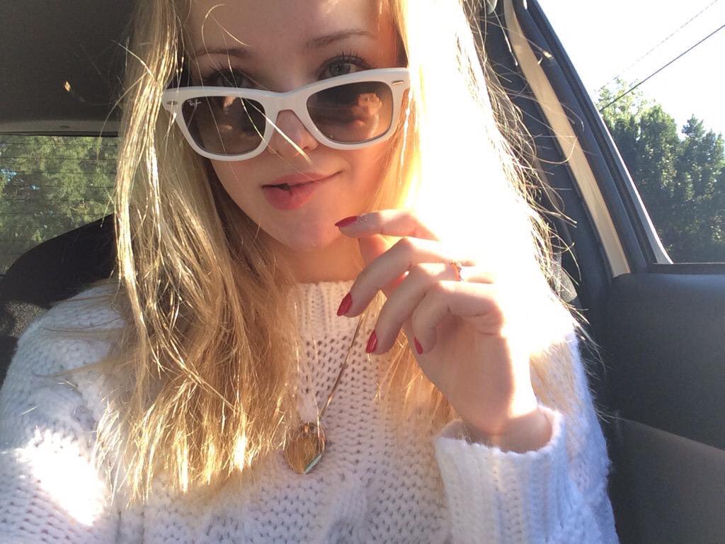 Hey I'm Mal! I'm new, but not to fl! RT for me! :) 💙