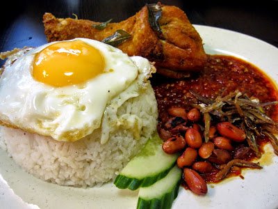 Malayfoodhunter No Twitter Waktu Pagi Ni Pekena Nasi Lemak Telur Mata Cair Dan Ayam Goreng Pun Sedap Ni Perghhhhh Nyumnyum Https T Co E3gvplshtr Twitter