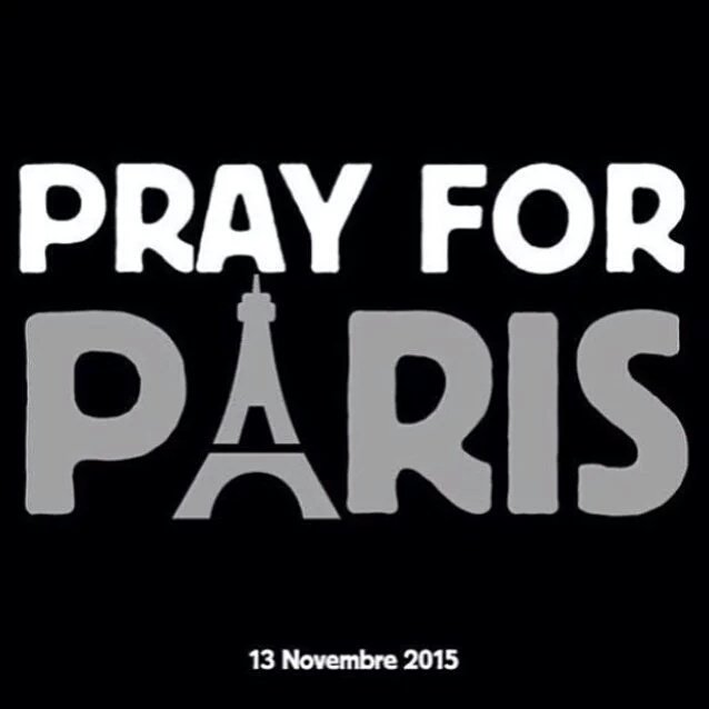 JusticeJoslinD's tweet photo. #PrayForParis https://t.co/gjTP2HTfCX