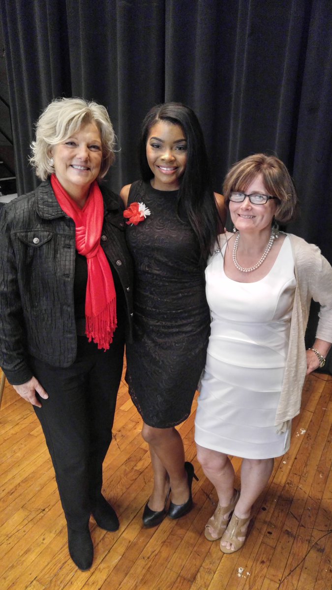 LeslieSweetVIP's tweet photo. Shirley Waring, Jasmine Murray and Tracey Prewitt at the Women Empowering Community luncheon. https://t.co/rPsqP3Bp2H