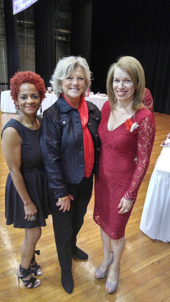 LeslieSweetVIP's tweet photo. Artis Brown, Shirley Waring, and Angela Turner at the Women Empowering Community luncheon https://t.co/RTgc9jx5yn