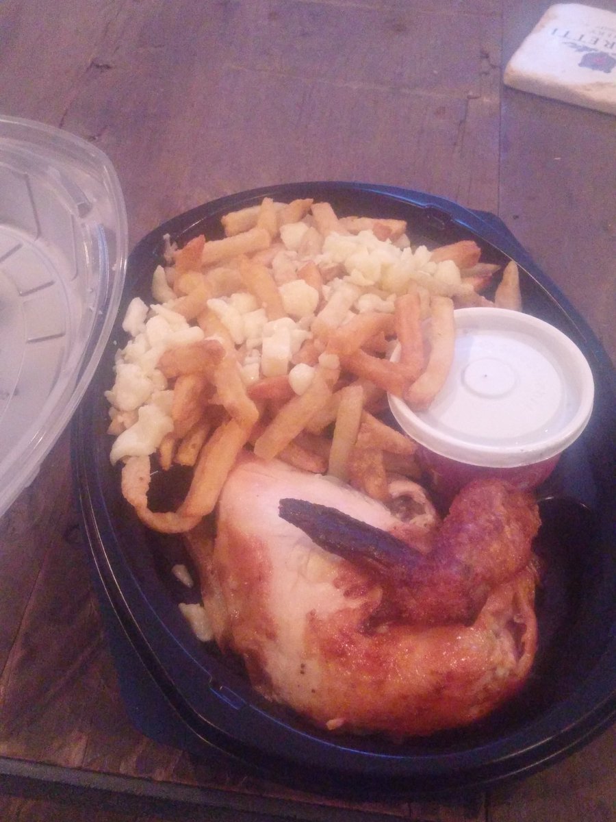 ItsPiazTime's tweet photo. @SwissChaletCA thanks for chicken on a Kaiser meal... #close https://t.co/pJsORvOonp
