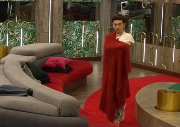 alex_gg20's tweet photo. La cara de Han m representa al no saber lo q ha pasado jajjajaa #GHDirecto #GH16 #GHHan #hanaritz https://t.co/ERRPGFGgfg