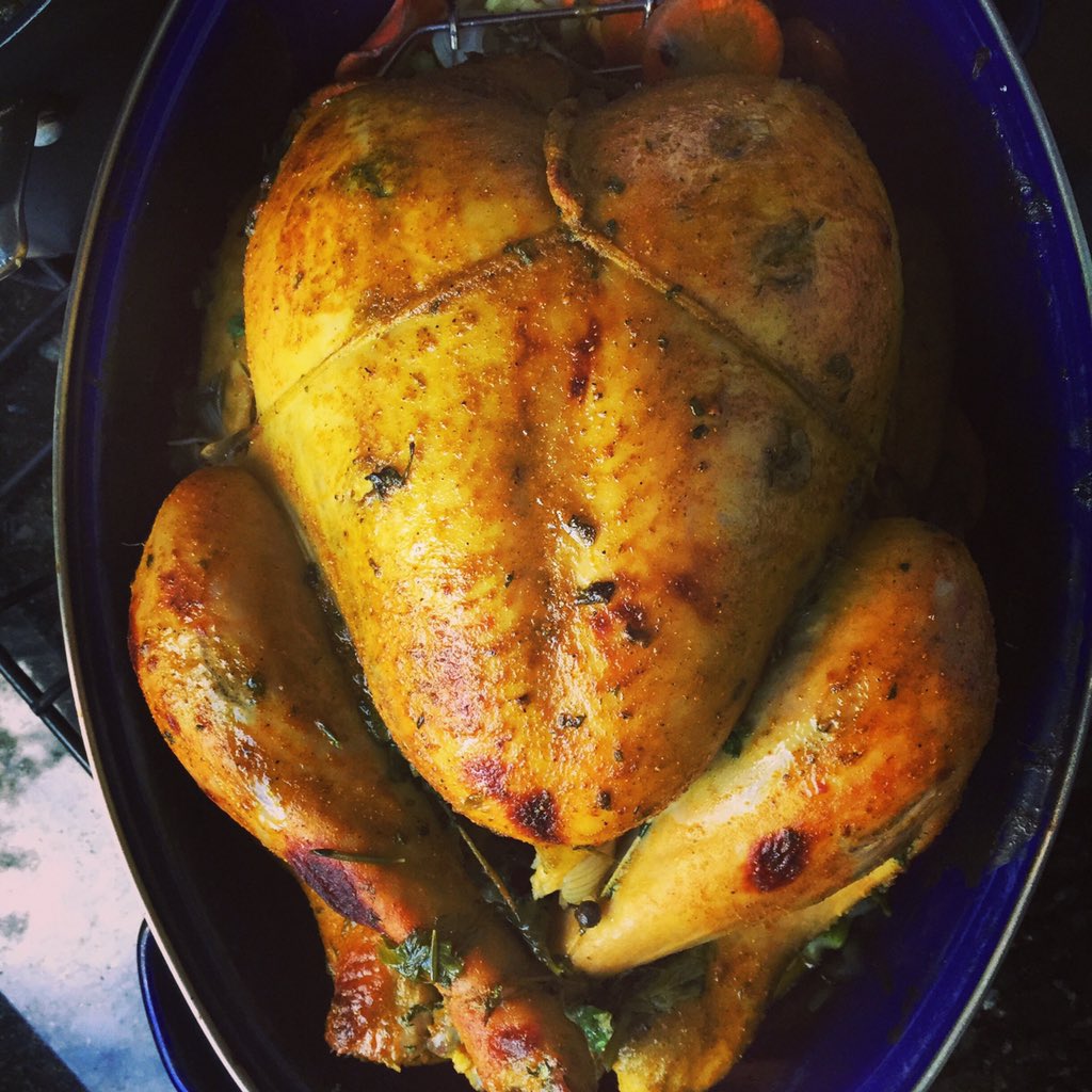 #tipoftheday put curry and paprika  butter of your #Turkey and will have that golden color and amazing flavor!!