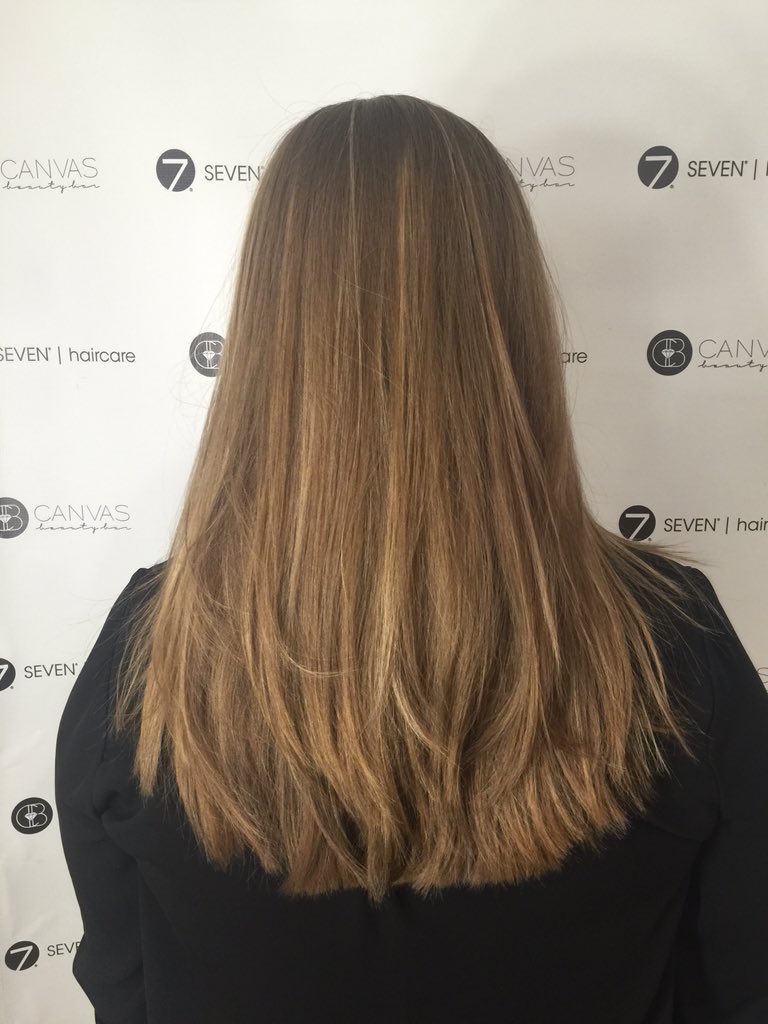 Canvas_Boone's tweet photo. After... 5 inches gone!  Balayage highlights. #balayage #haircut #boone https://t.co/iABWf6aSAq