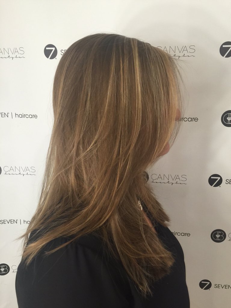 Canvas_Boone's tweet photo. After... 5 inches gone!  Balayage highlights. #balayage #haircut #boone https://t.co/iABWf6aSAq