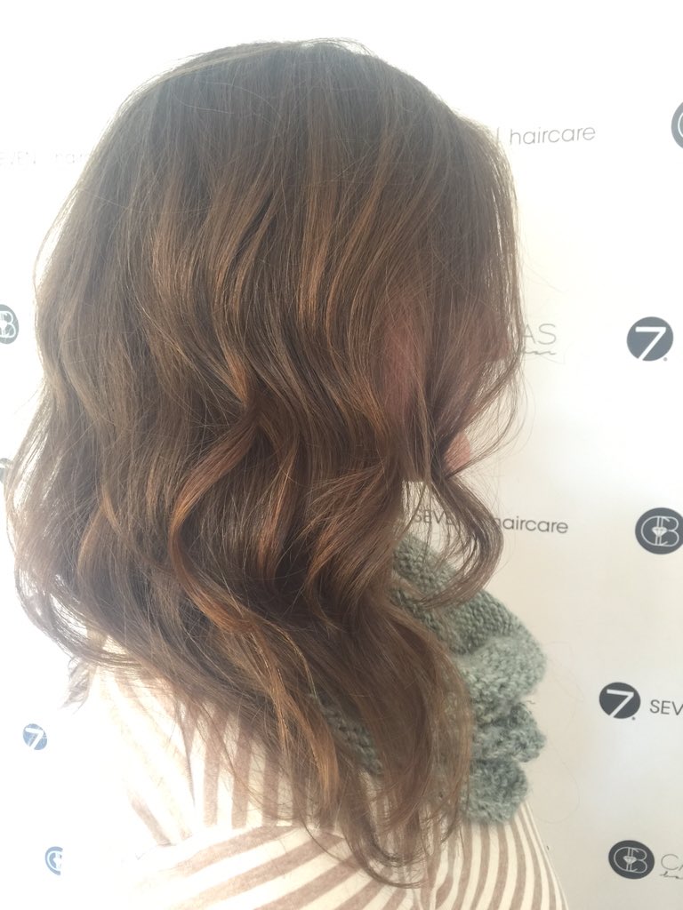 Canvas_Boone's tweet photo. Blunt layers.  Slightly graduated.  #canvasboone #croppedcut https://t.co/yio0kSIIuH
